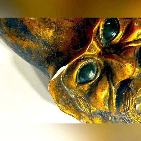 Unique Hanging Resin Wizard w/ Hidden 440 Stainless Double Edged Blade 🧙♂️🗡️ - Picture 11 of 13